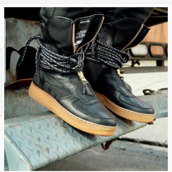 Nike Shoes - Nike winterize Air Force One